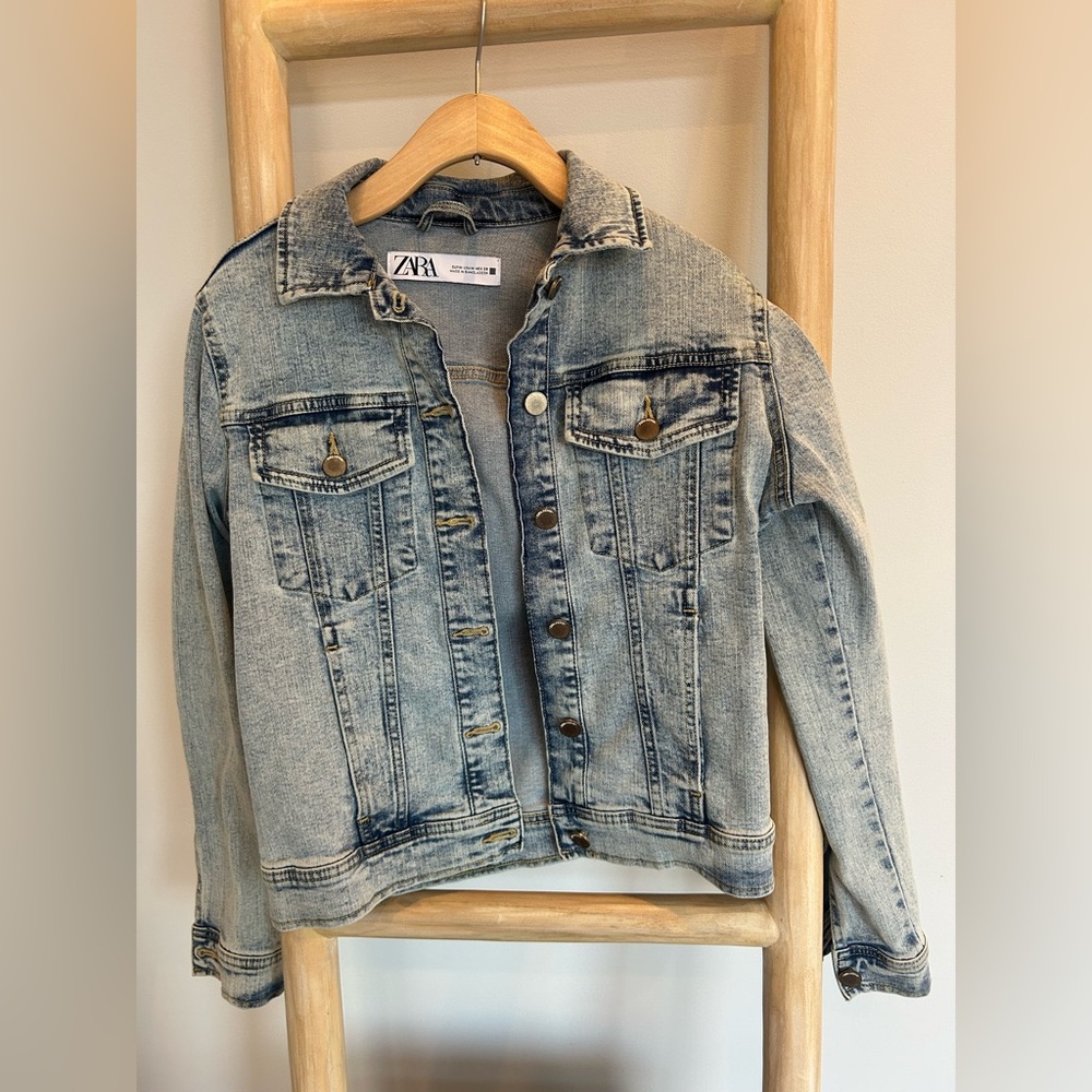 Zara Light Wash Blue Denim Jean Jacket - Picture 1 of 3